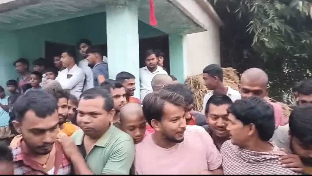 लूटपाट का प्रयास कर रहे अपराधियों को ग्रामीणों ने पकड़ा, कट्टा-गोली बरामद