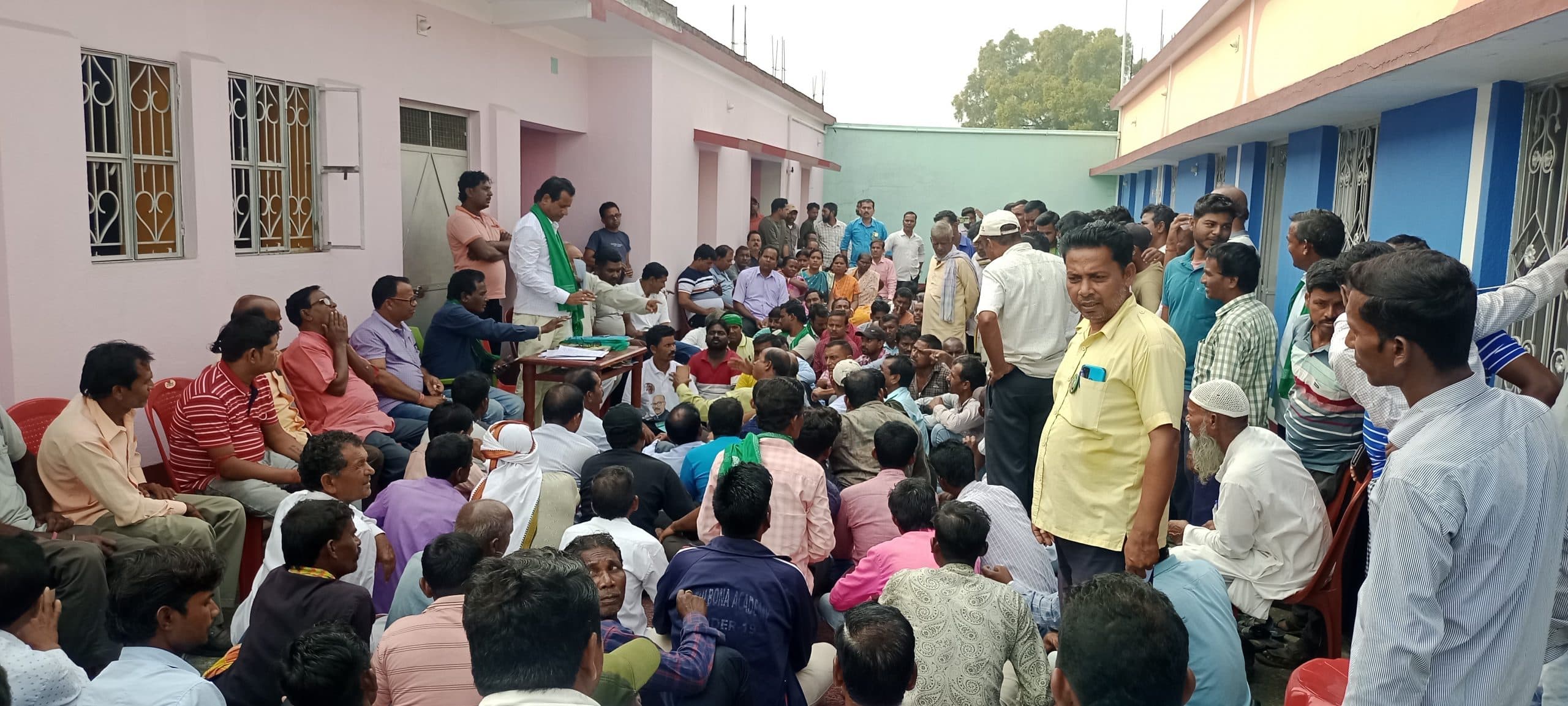 झामुमो कार्यकर्ता लोगों को सरकार दी उपलब्धि बतायें