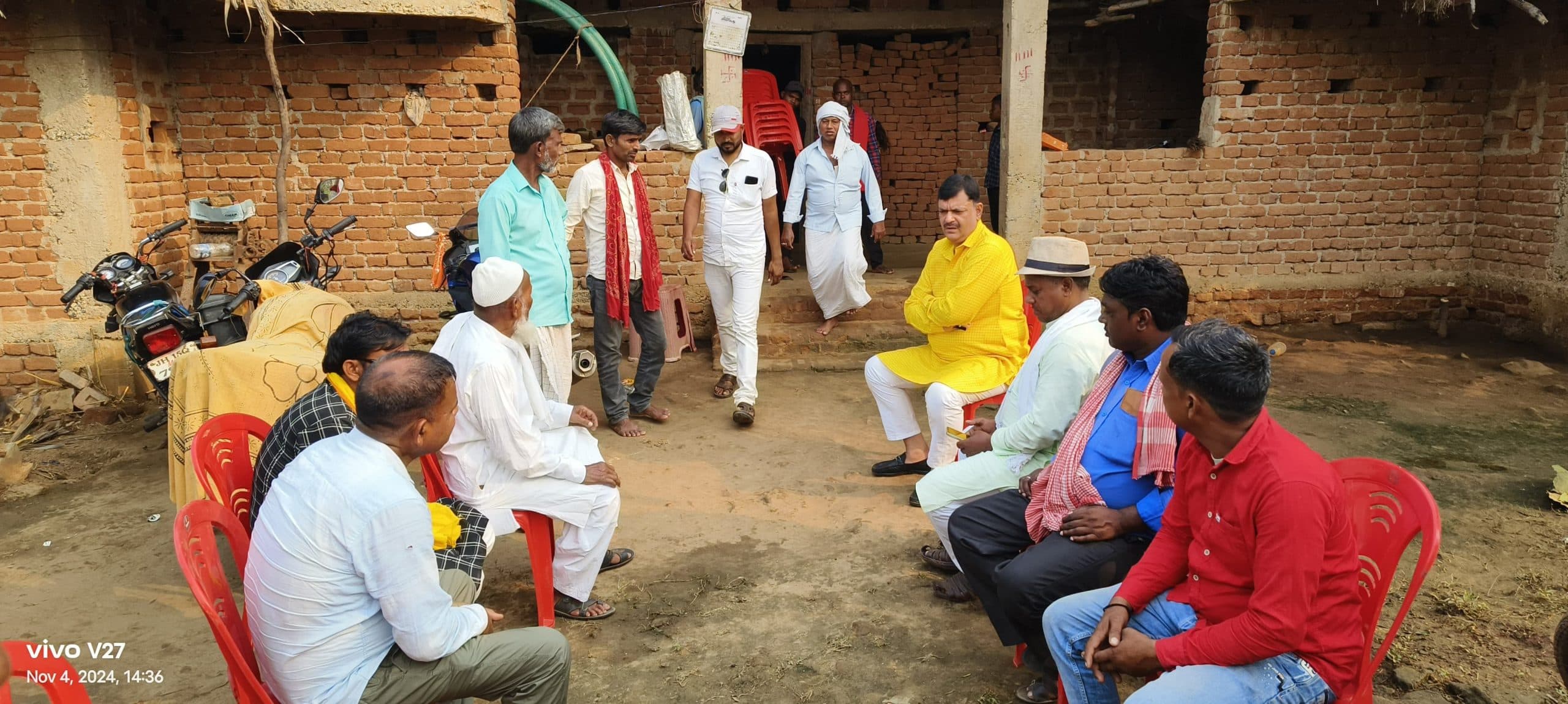 एमएलसी विजय सिंह ने सुनी लोगों की समस्या