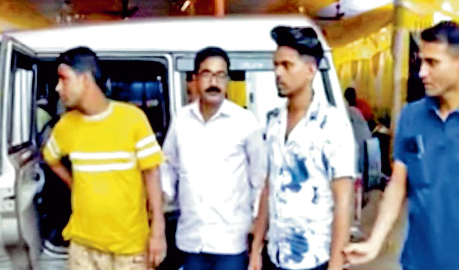 अवैध संबंध का वीडियो बना वायरल करने के बहाने गैंगरेप