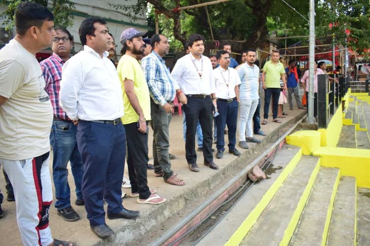 डीसी ने छठ घाटों का किया निरीक्षण, साफ-सफाई का लिया जायजा