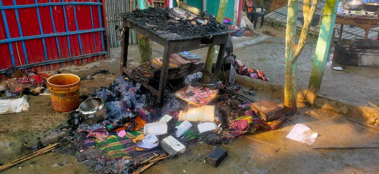 बियारपुर में आग लगने से दो घर जले