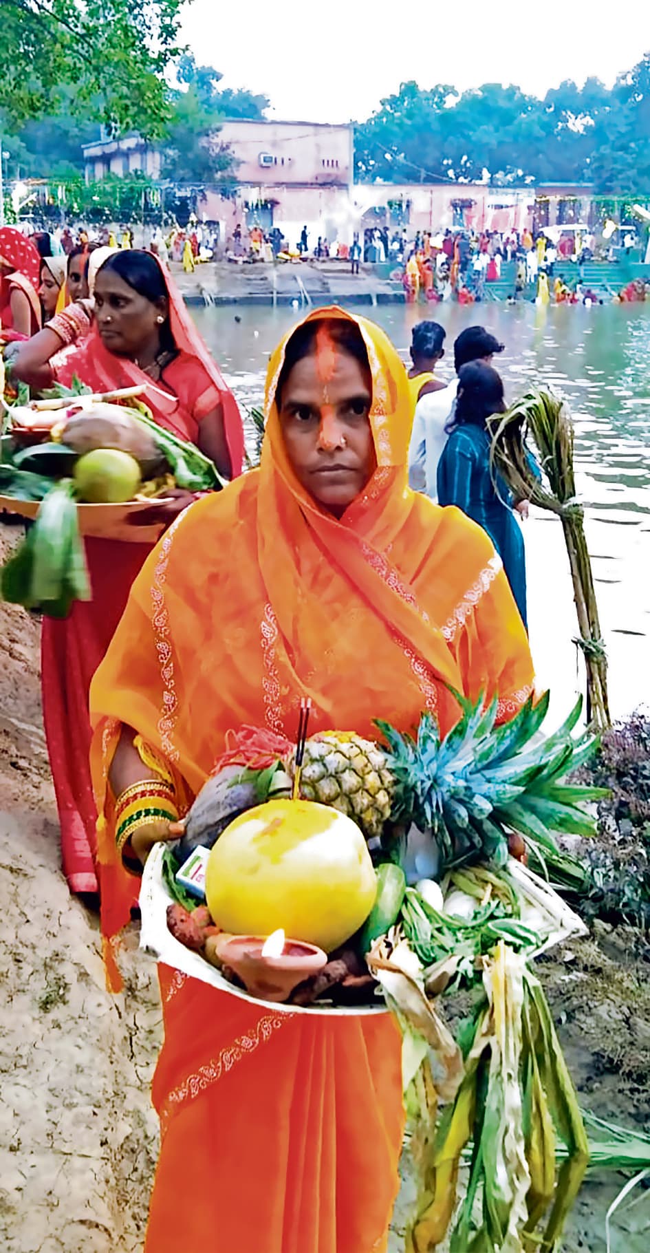 केसठ में मुस्लिम महिला ने किया छठ व्रत