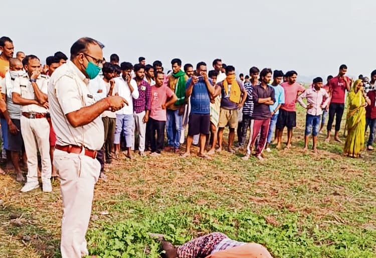 hajipur news. चार दिनों से लापता युवक का चंवर में मिला शव, हत्या की आशंका