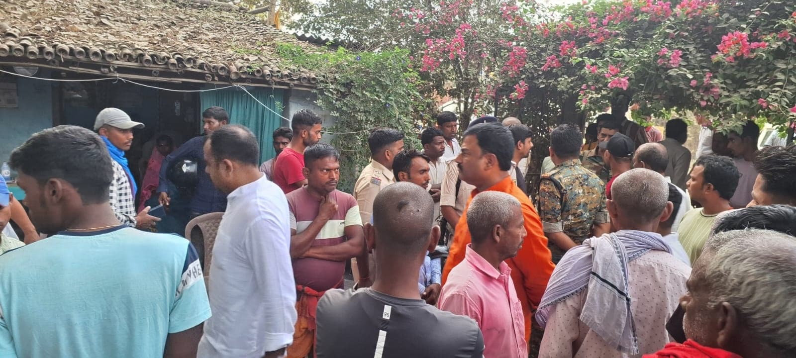 सड़क हादसे में स्थानीय प्रसिद्ध मूर्तिकार की मौत, पांच जख्मी