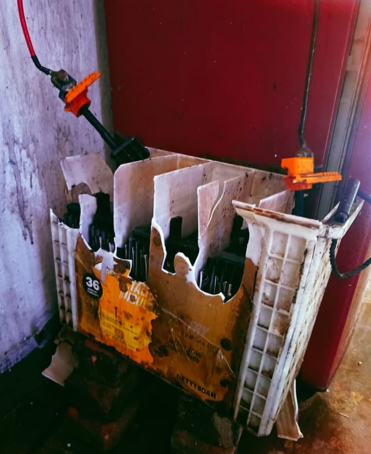 Bokaro News: खैराचातर के एक होटल में बैट्री ब्लास्ट