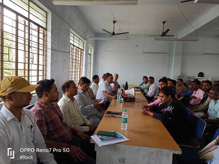 18 वर्ष के सभी नये मतदाताओं का नाम सूची में जोड़ने का निर्देश