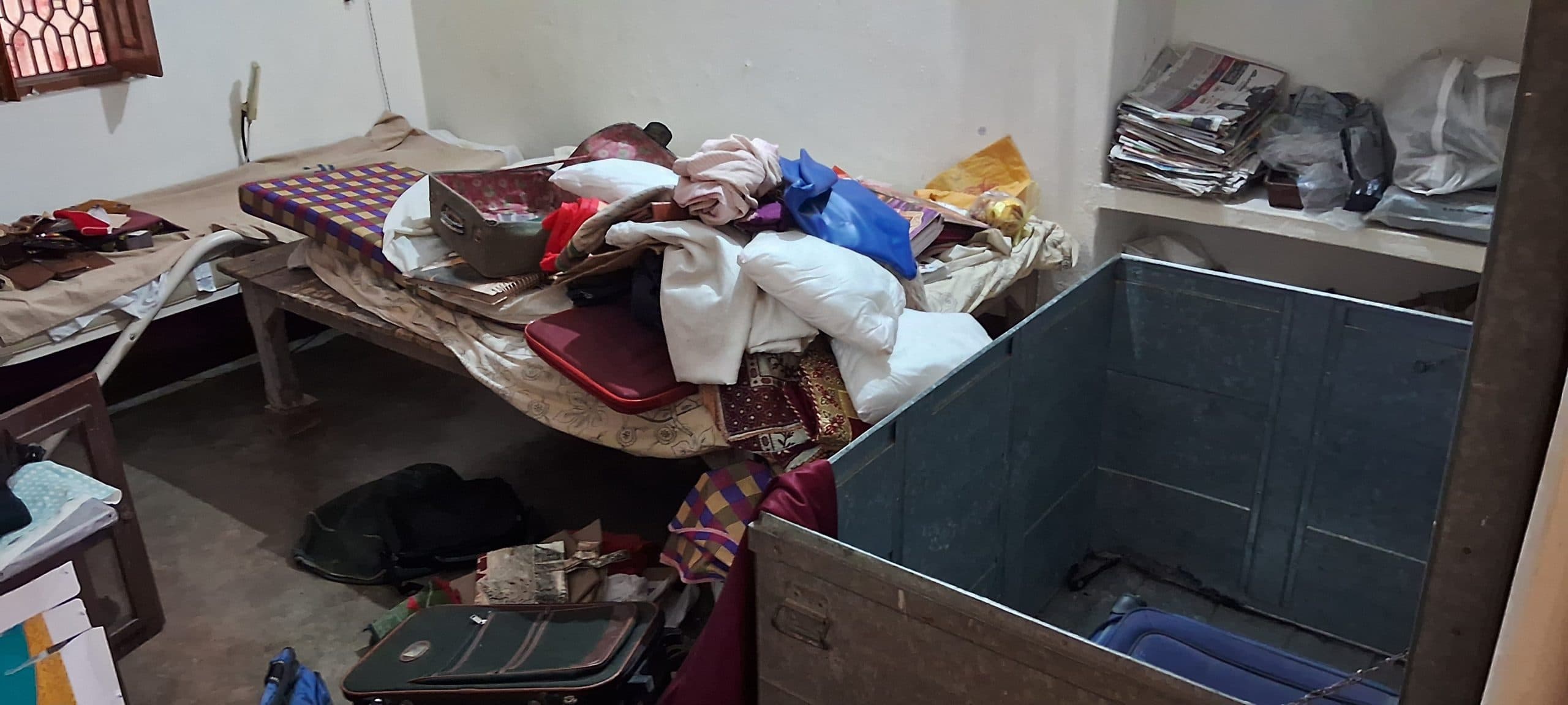 रिटायर्ड आईएस अधिकारी के के बंद घर से लाखों की चोरी