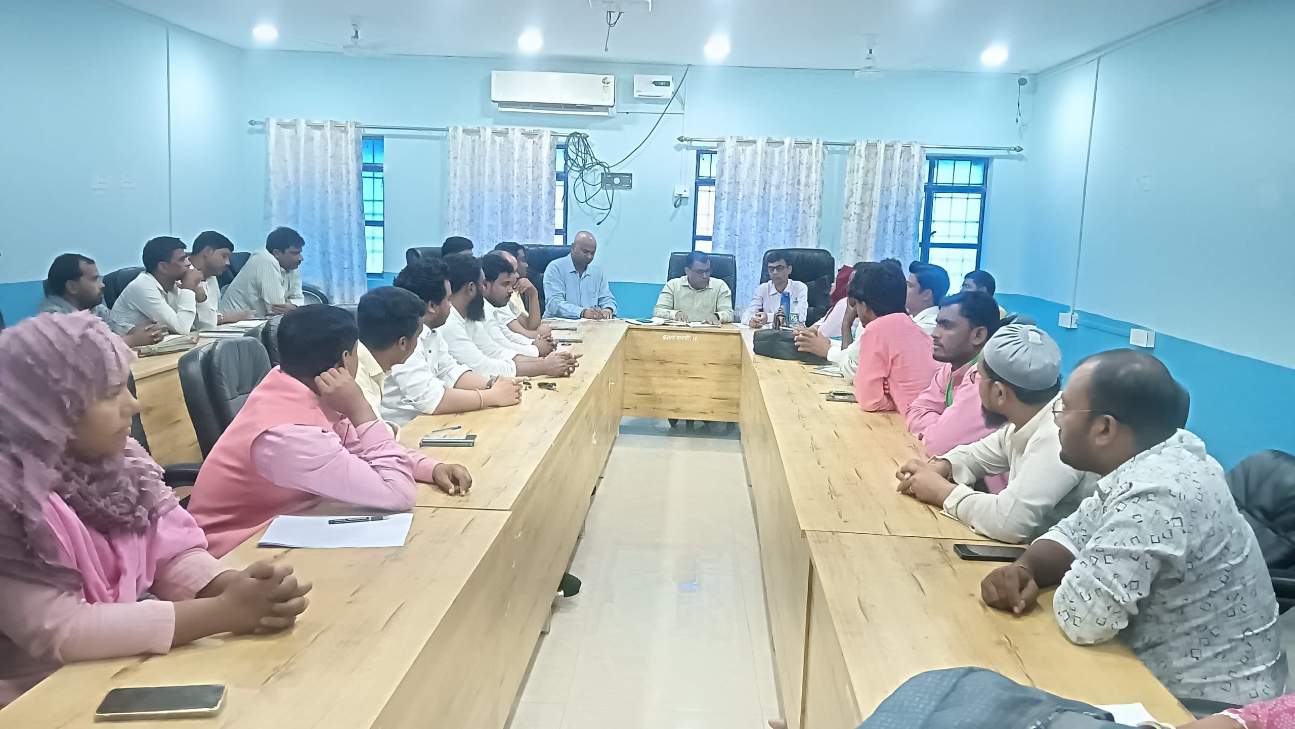 लंबित योजनाओं को अतिशीघ्र पूरा करें