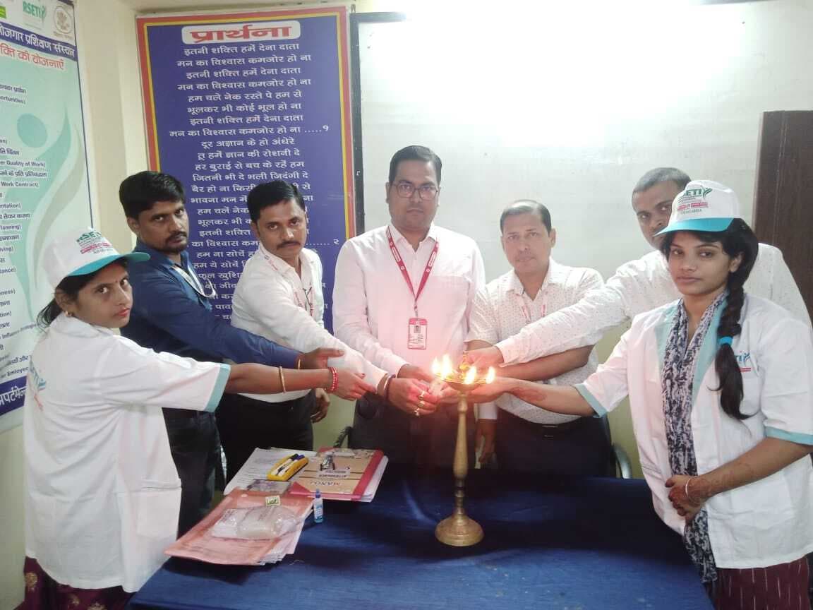 महिलाएं स्व-रोजगार कर बनेंगी आत्म निर्भर, लगातार दिये जा रहे प्रशिक्षण: निदेशक