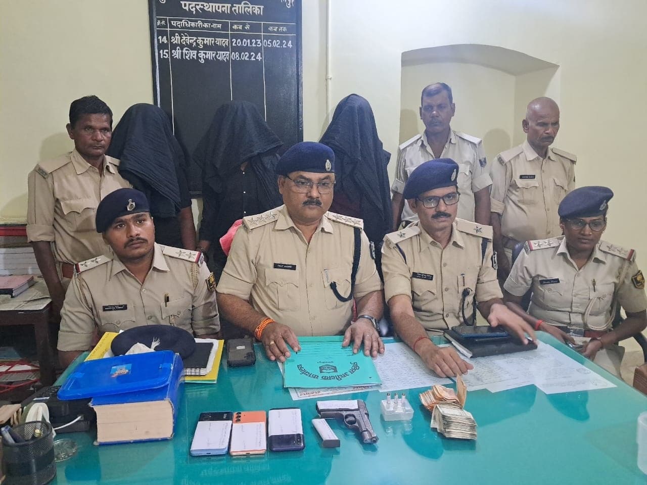 पेट्रोल पंप कर्मी से लूट मामले में चार शातिर गिरफ्तार