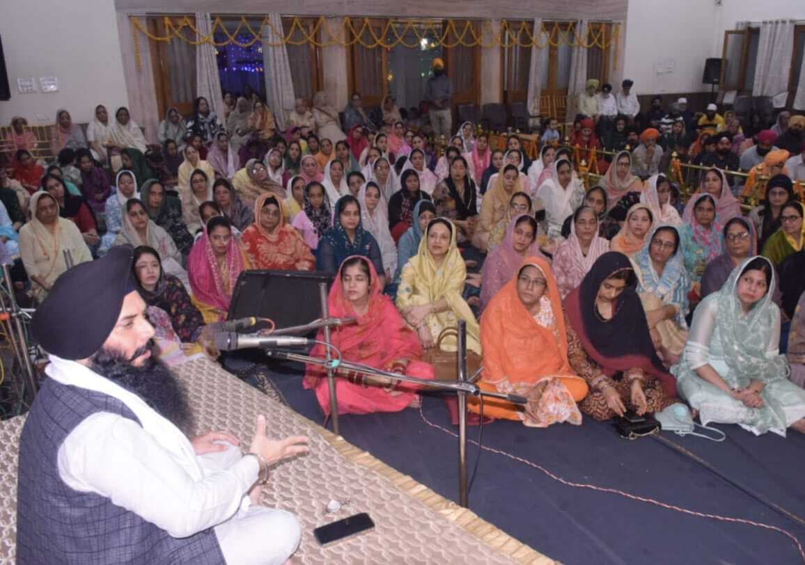 DHANBAD NEWS : सबद कर्तन से सुन निहाल हुए बंदे, छका लंगर