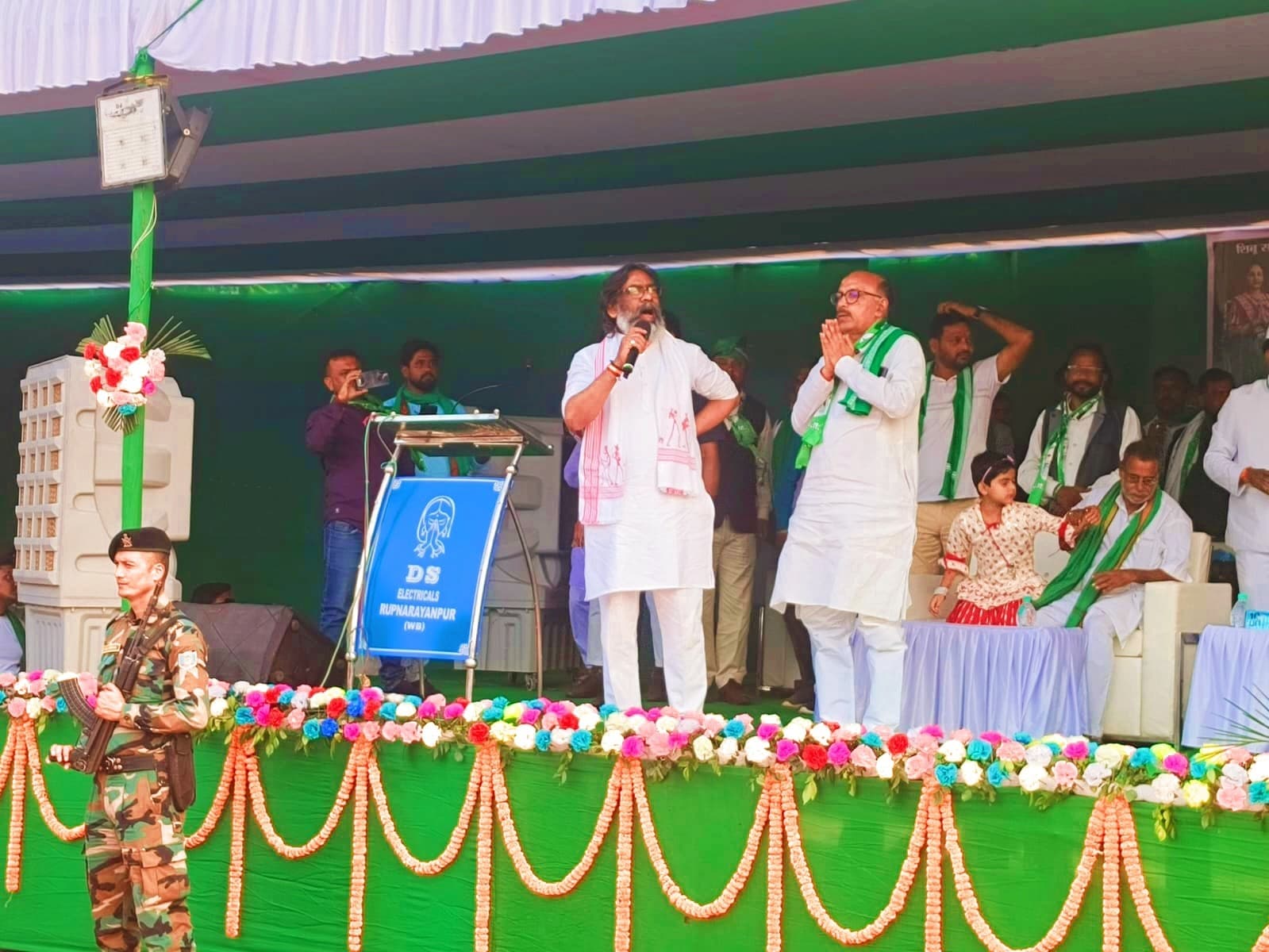 अगले पांच वर्षों में महिलाओं के खाते में भेजे जायेंगे एक-एक लाख रुपये : हेमंत सोरेन