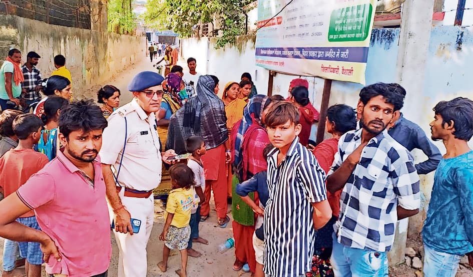 hajipur news. चार दिनों से लापता युवक का शव सुभाष चौक के पास के नाले से बरामद