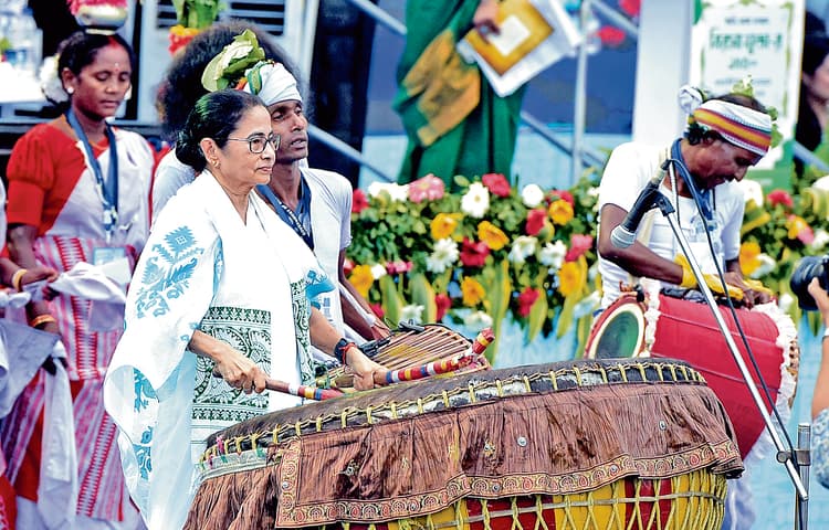 जरूरी सेवा से जुड़े कर्मियों को अब 15 दिन मिलेगी विशेष छुट्टी : मुख्यमंत्री