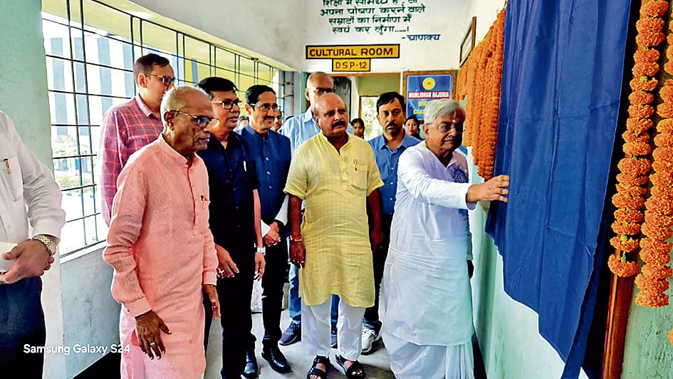 नेपाली पाड़ा हिंदी हाइ स्कूल में डिजिटल क्लास शुरू