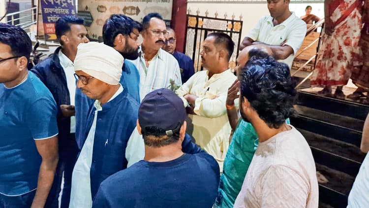 Ara News : आरा में बहन की बरात आने से पहले भाई की गोली मार कर हत्या