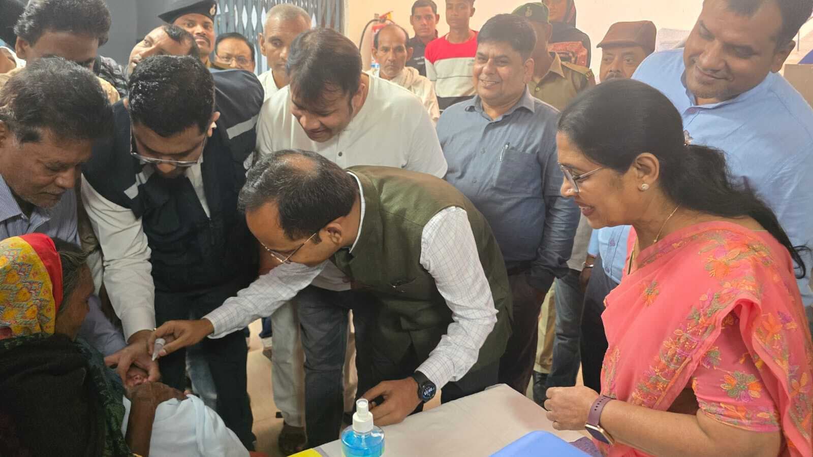 पोलियो की दवा बच्चों को जानलेवा बीमारियों से सुरक्षा प्रदान करती है : डीएम