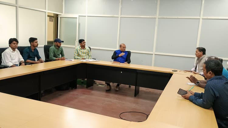 विश्वविद्यालय के जमीन तथा पोस्ट क्रिएशन को लेकर हुयी चर्चा