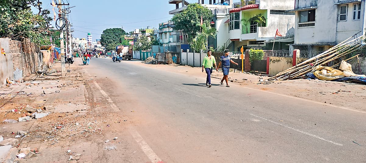 Ranchi News : पंच मंदिर हरमू के पास से हटा अतिक्रमण, तो सड़क हो गयी 40 फीट चौड़ी