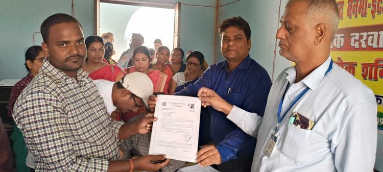 बीआरसी भवन में 106 नियोजित शिक्षकों के बीच नियुक्ति पत्र का हुआ वितरण