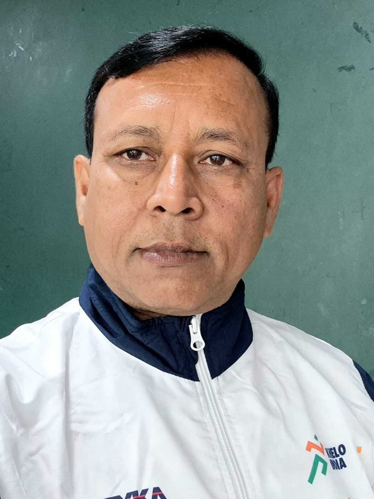 Karate : डब्ल्यूकेएफ के एक्रेडिटेटेड कोच बने रंजीत केशरी