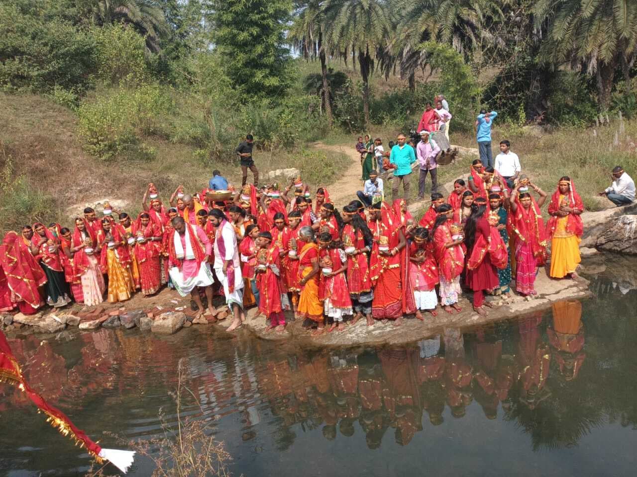 अष्टयाम यज्ञ को लेकर 71 कन्याओं ने निकाली कलशयात्रा