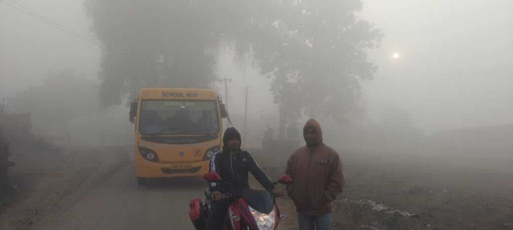 कोयलांचल में घने कोहरे ने बढ़ायी ठंड