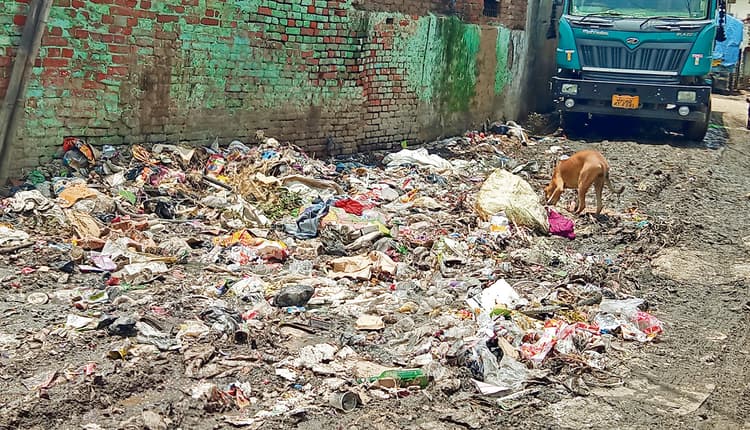 Chhapra News : चौक-चौराहे और गलियों से निगम के डस्टबिन गायब