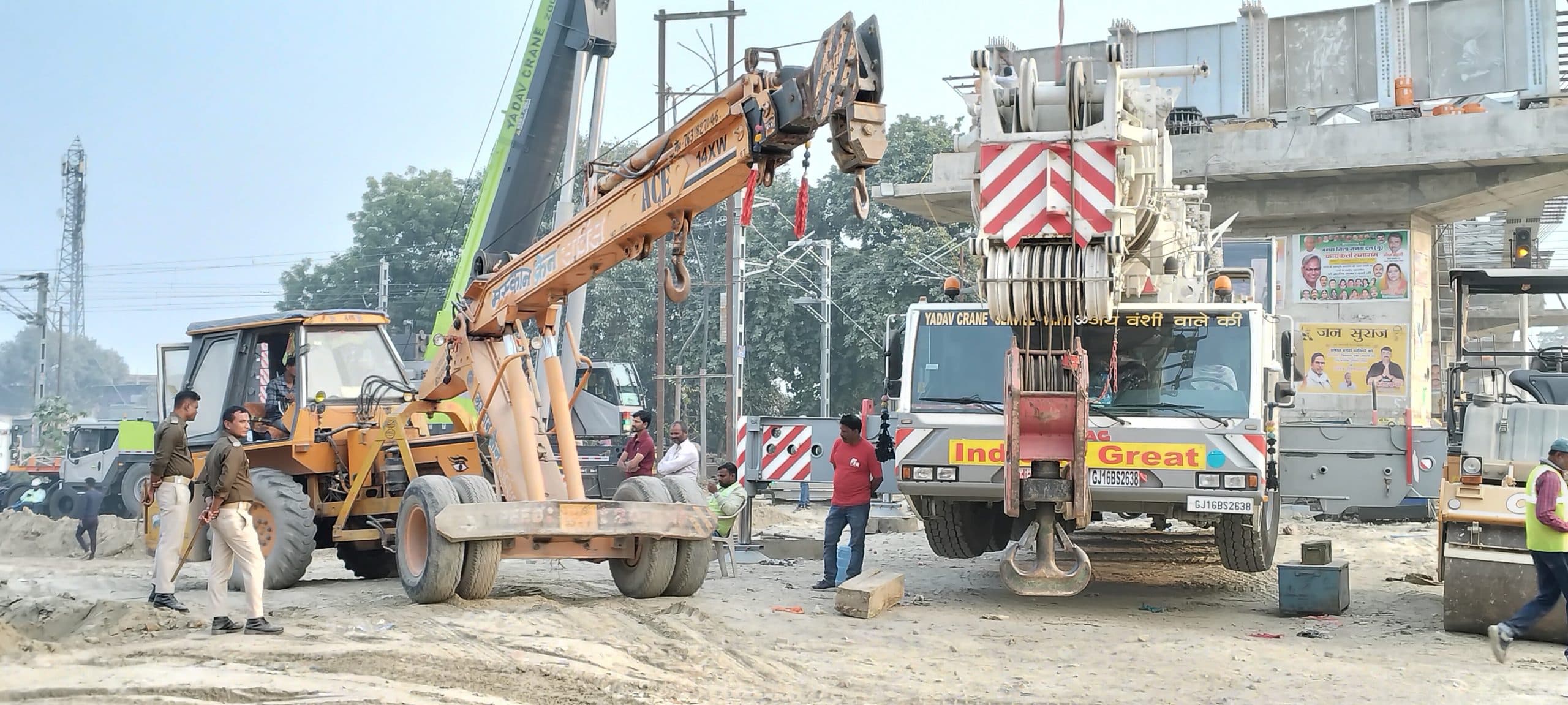 ओवर ब्रीज का कार्य युद्धस्तर पर जारी, तीन पाये पर लोहे का गार्डर रखना है बाकी