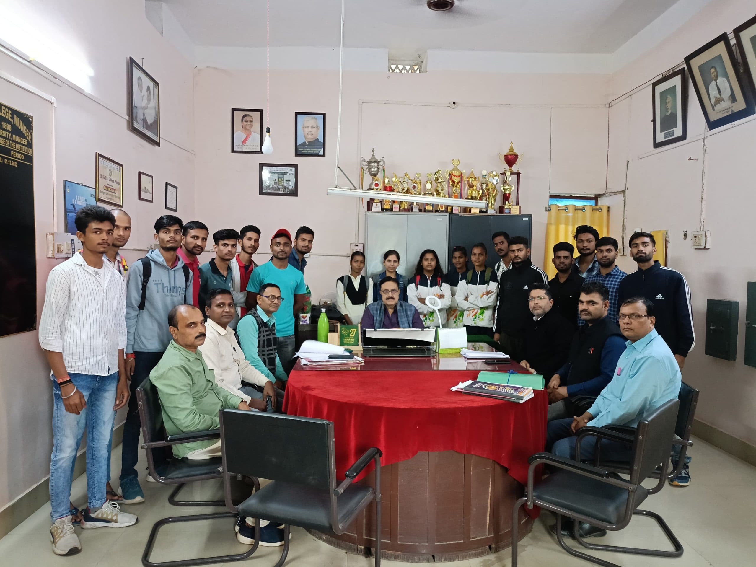 डीजे कॉलेज की एथलेटिक्स टीम चयनित