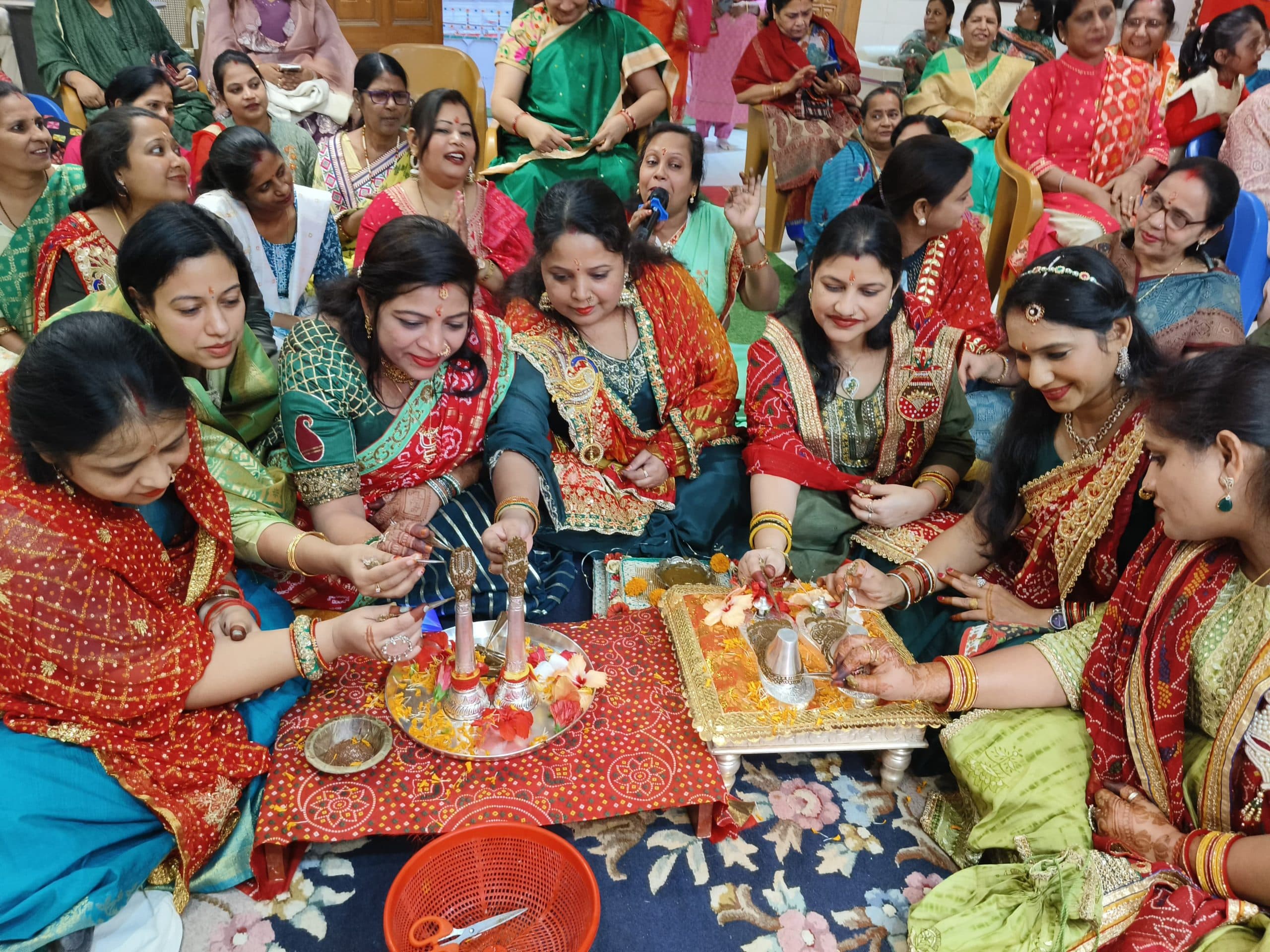 राणी शक्ति मंदिर में मंगसिर नवमी की पूर्व संध्या पर मेंहदी उत्सव, नृत्य नाटिका की दी प्रस्तुति