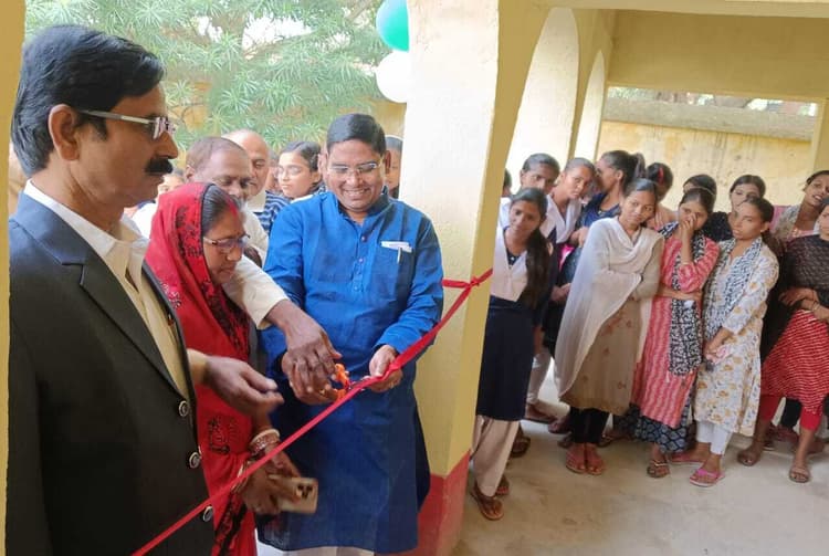 विधायक ने साइंस लैब व आर्ट एंड क्राफ्ट कक्ष का किया उद्घाटन