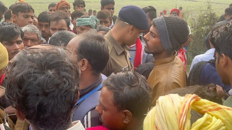 बेतौना के मुखिया की संदिग्ध परिस्थिति में मौत