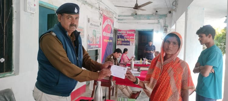 सलखुआ थाना में पीड़ितों के आवेदन पर दिया जाने लगा रिसीविंग