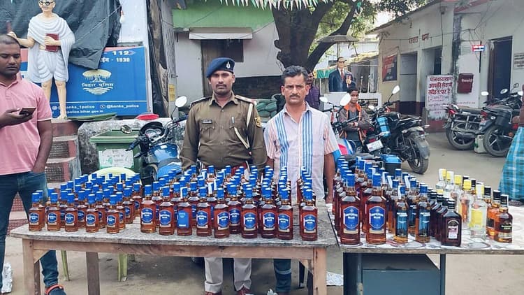 अलग-अलग जगहों से 165 बोतल विदेशी शराब बरामद