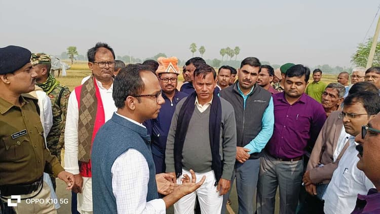 मजदूरों का पलायन रोकने के लिए हर संभव किया जायेगा प्रयास : डीएम