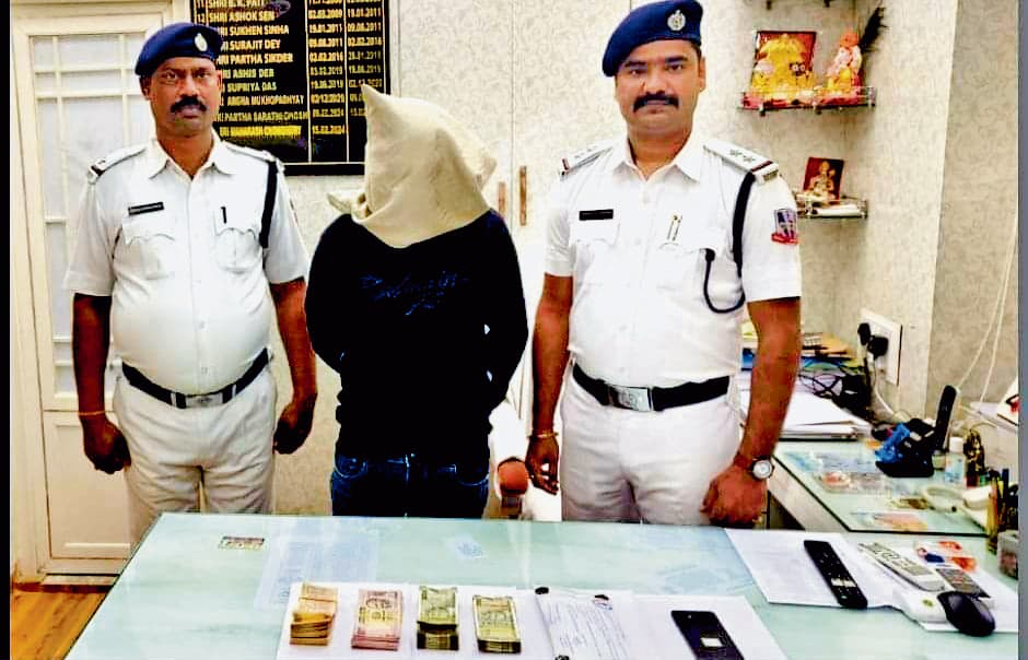 बुजुर्ग महिला को इंजेक्शन से किया बेहोश, फिर लाखों लूटे