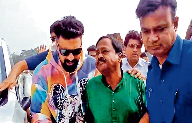 सांसद देव के सामने ही तृणमूल कांग्रेस कार्यकर्ताओं में मारपीट