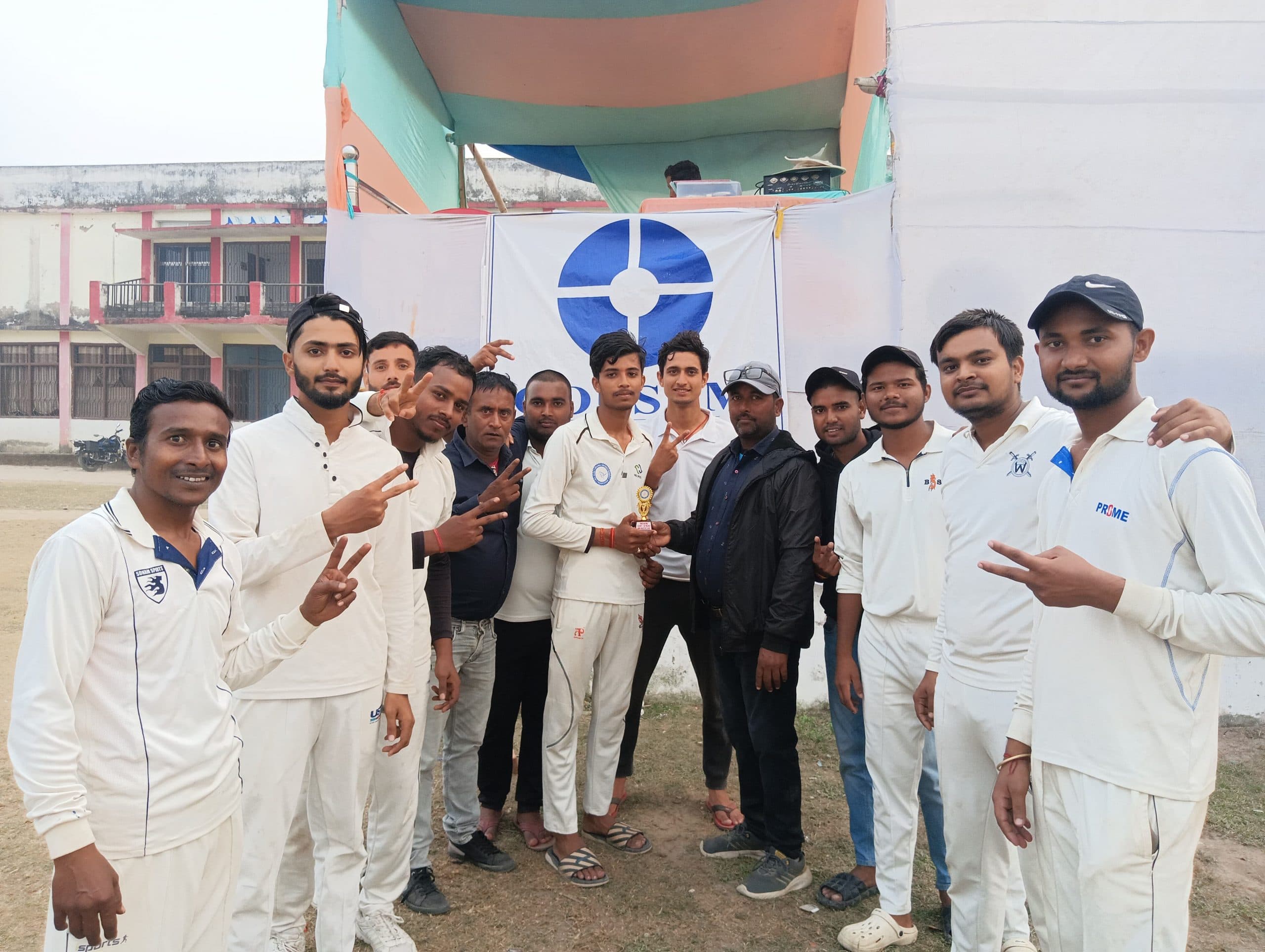 आयुष 11 क्रिकेट क्लब चार रनों से विजयी