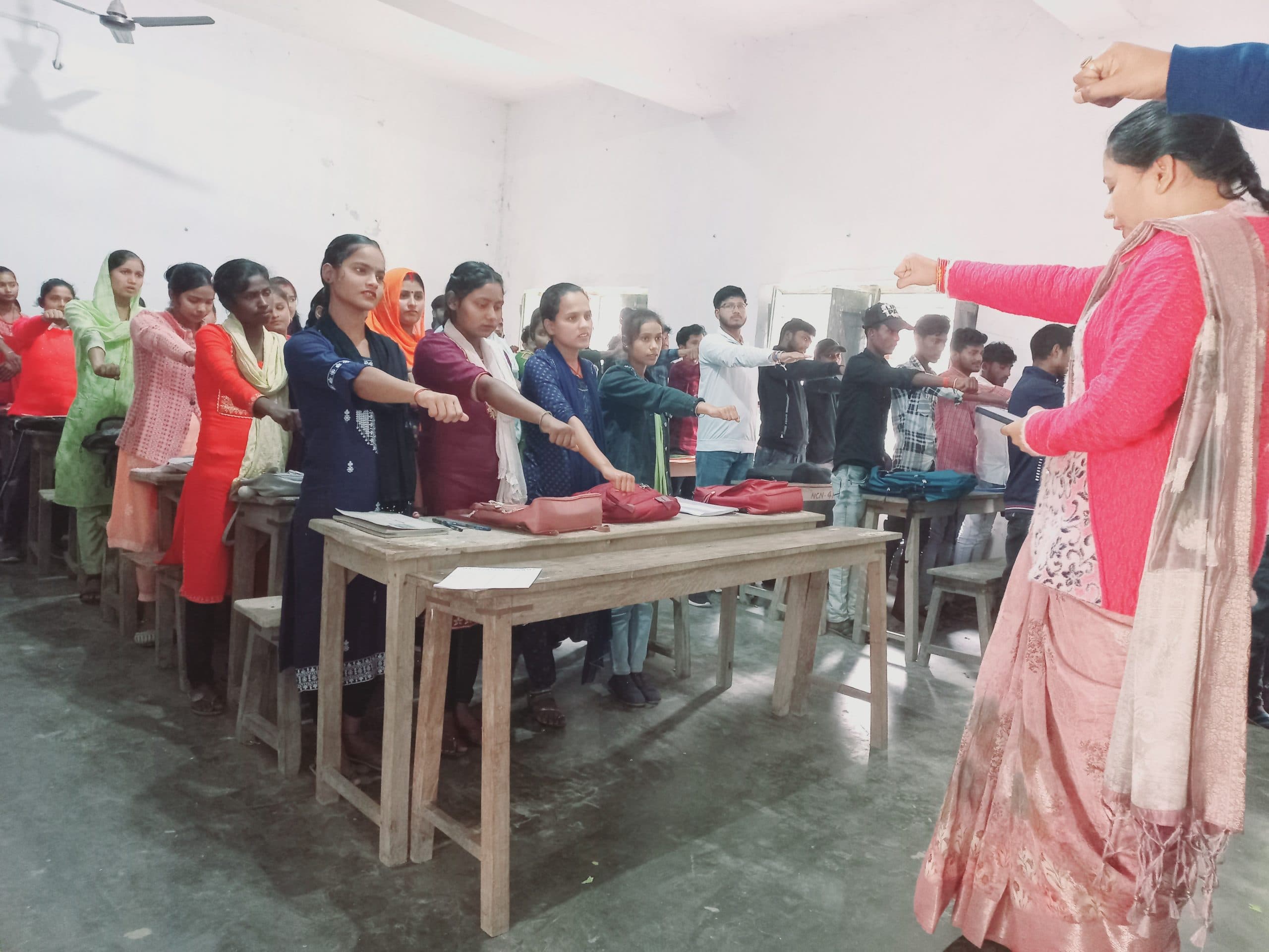 संविधान के सम्मान व पालन के लिए दिलाया गया संकल्प