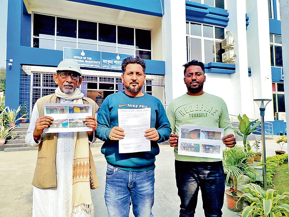 आवास योजना में धांधली पर भूमि रक्षा कमेटी का प्रतिवाद