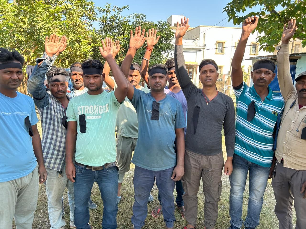 बिजली विभाग के मानव बलों ने किया प्रदर्शन