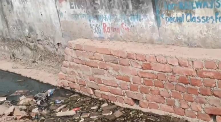 नाला निर्माण में अनियमितता की शिकायत