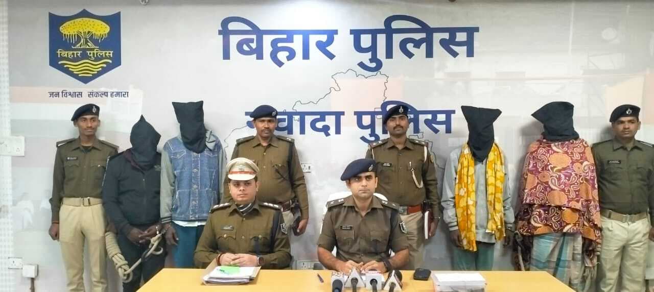 बाइक की डिक्की तोड़ तीन लाख रुपये लूट में चार लुटेरे गिरफ्तार