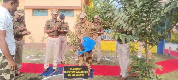 BOKARO NEWS : सीआइएसएफ डीआइजी ने बीटीपीएस यूनिट का निरीक्षण किया