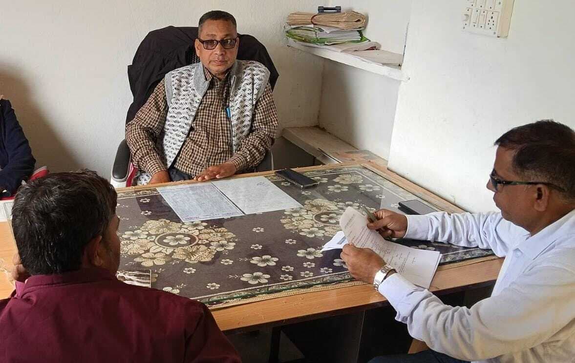 छात्र-छात्राओं का विवरणी भेजने में करौं प्रखंड फिसड्डी