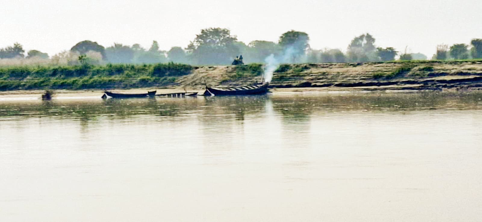 ग्यासपुर के समीप सरयू नदी में डूबी नाव, सभी लोग सुरक्षित निकले बाहर