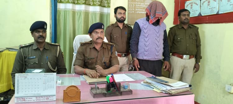 दस हज़ार का इनामी अपराधी सह शराब माफिया गिरफ्तार