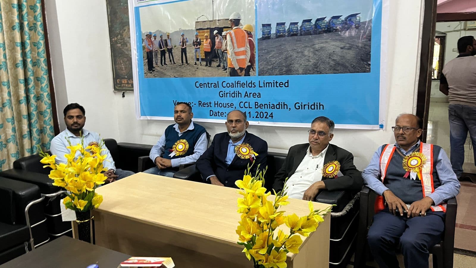 Giridih News :सुरक्षा के साथ कोयला उत्पादन पर जोर